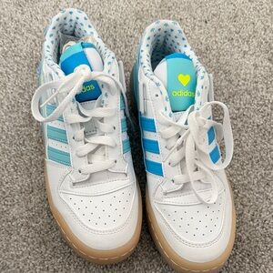 Adidas Kids White and Light Blue Sneakers